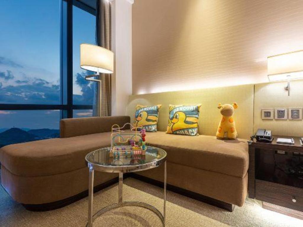 New World Guiyang Hotel Exterior photo