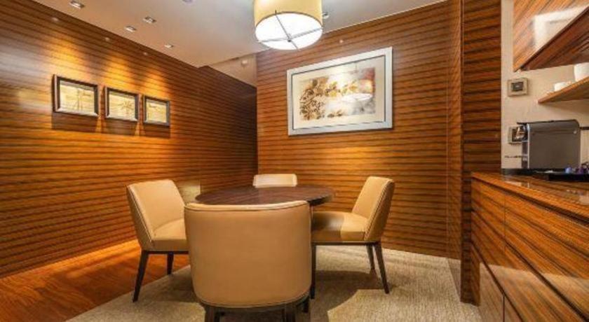 New World Guiyang Hotel Exterior photo