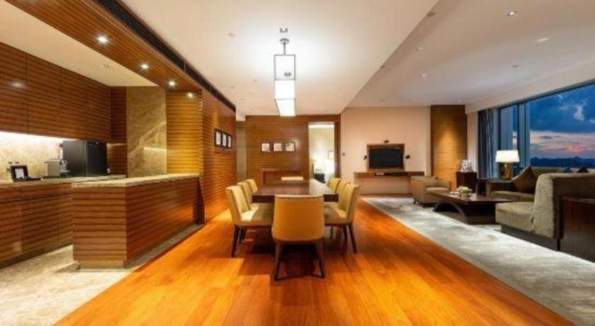 New World Guiyang Hotel Exterior photo