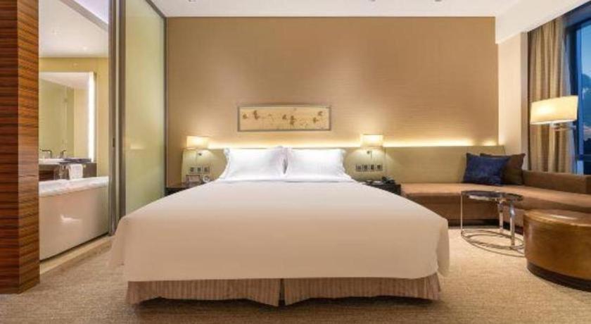 New World Guiyang Hotel Exterior photo