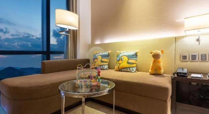 New World Guiyang Hotel Exterior photo