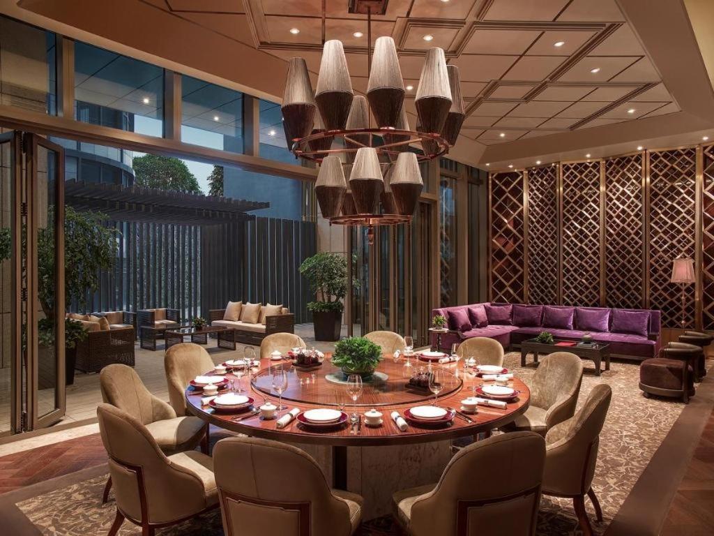 New World Guiyang Hotel Exterior photo